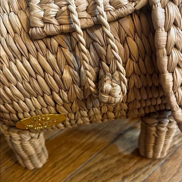 Woven Elephant Shaped Bag - Picture 5 of 11
